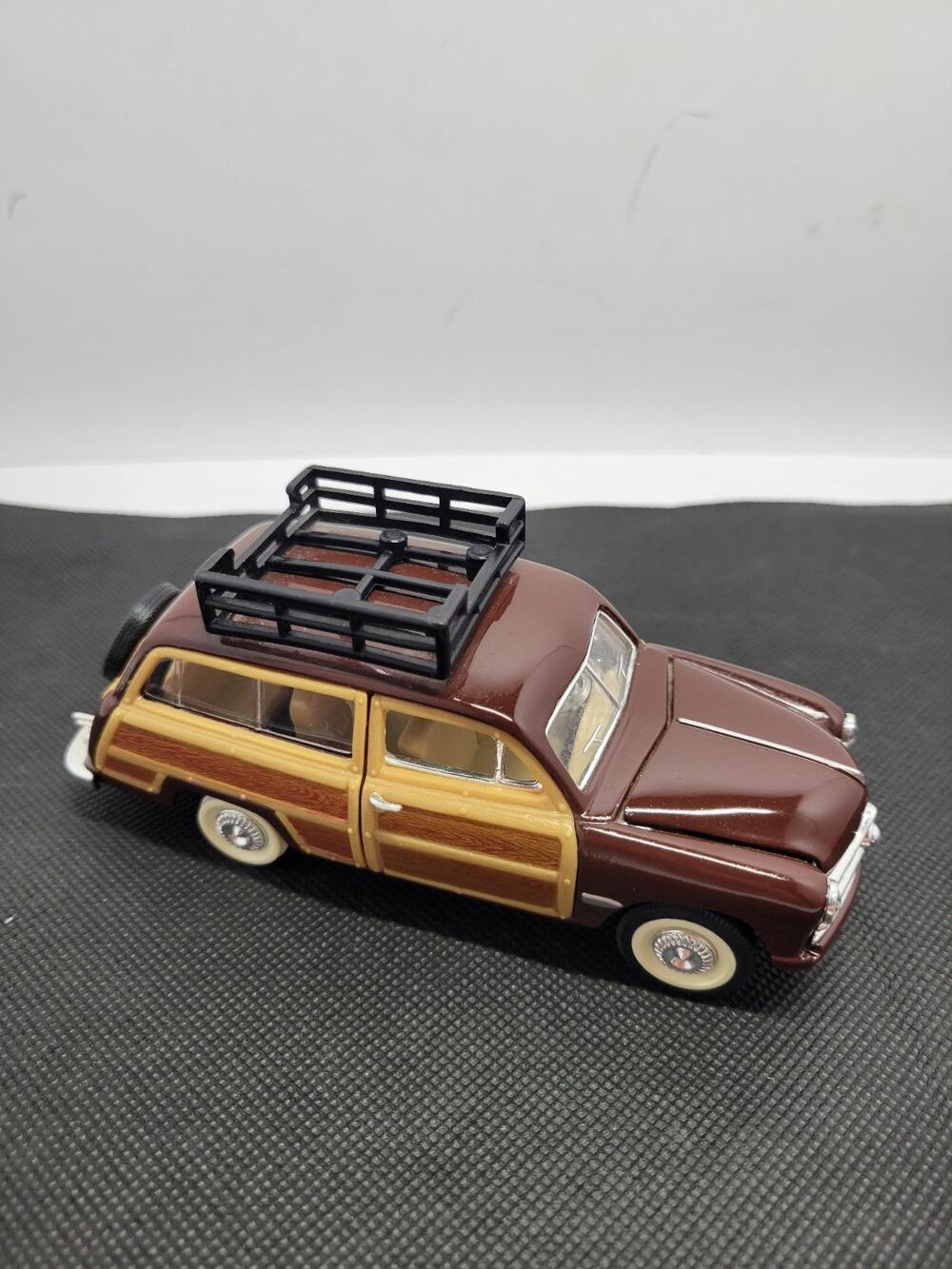 1949 Ford Woody Wagon Die Cast Model, 1/38 Scale